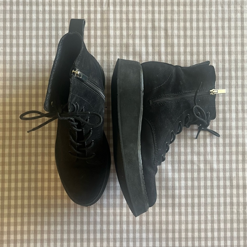 Dolce Vita Women’s Combat Boots - Picture 3 of 3